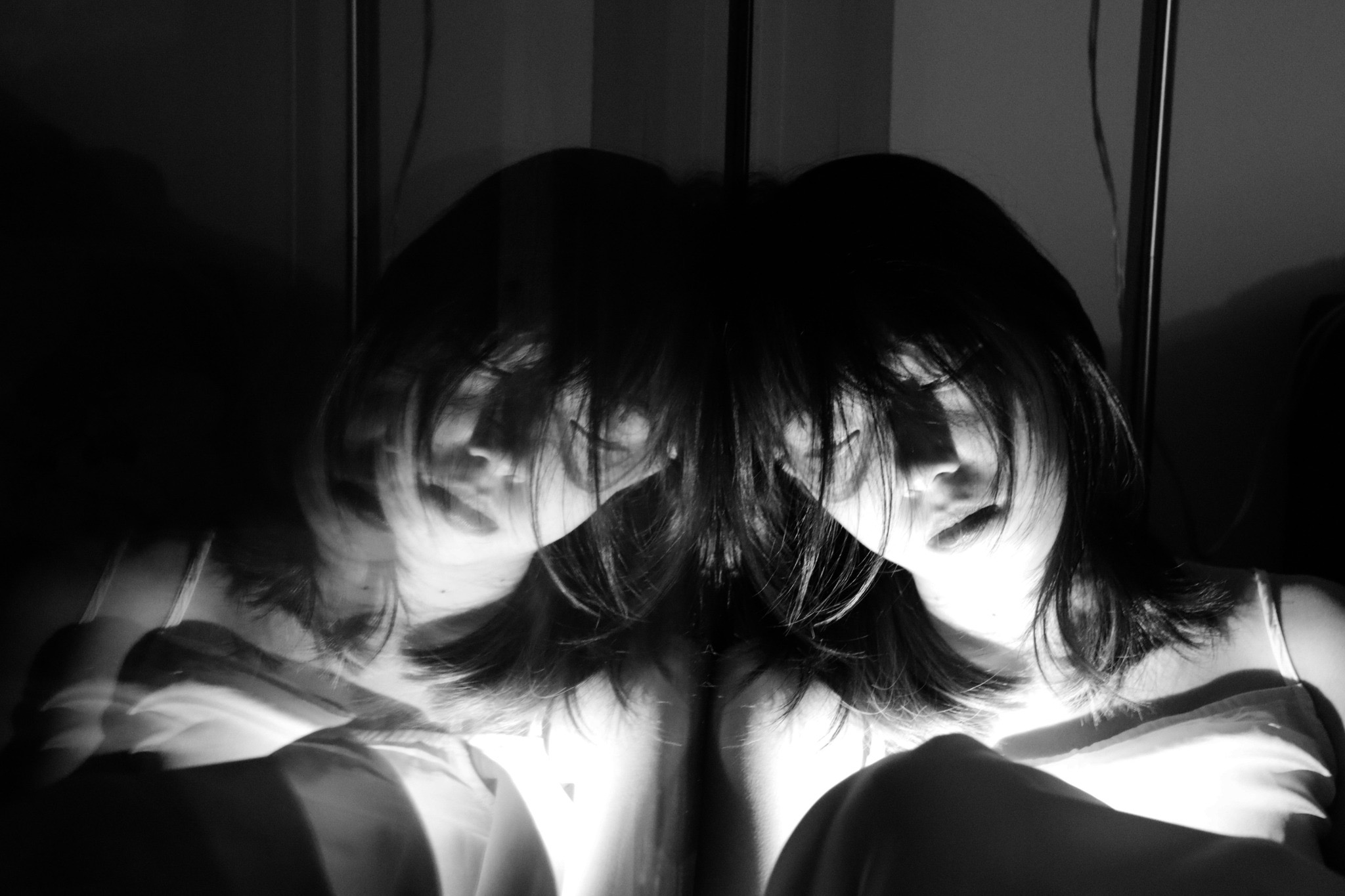 Black-and-white experimental portrait photography by Wenshu Yang